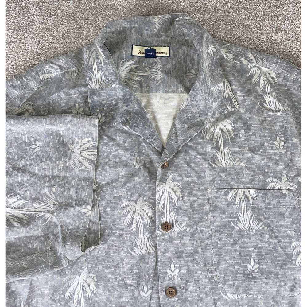 Tommy Bahama 100% Silk Gray Button Up Men XL Loud Hawaiian/Floral Camp Preppy